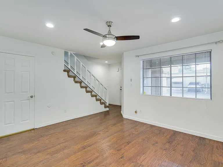 1440 W La Jolla Dr — Photo 5