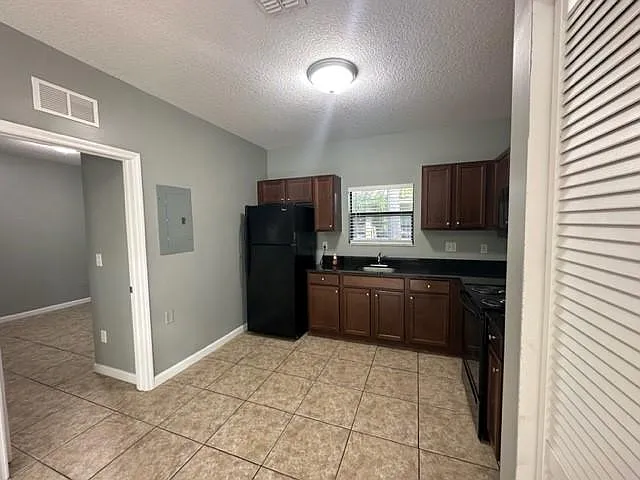 1035 NE 10th Ave #3 — Photo 39