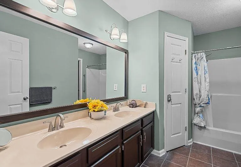 4401 Southfield Ct — Photo 9