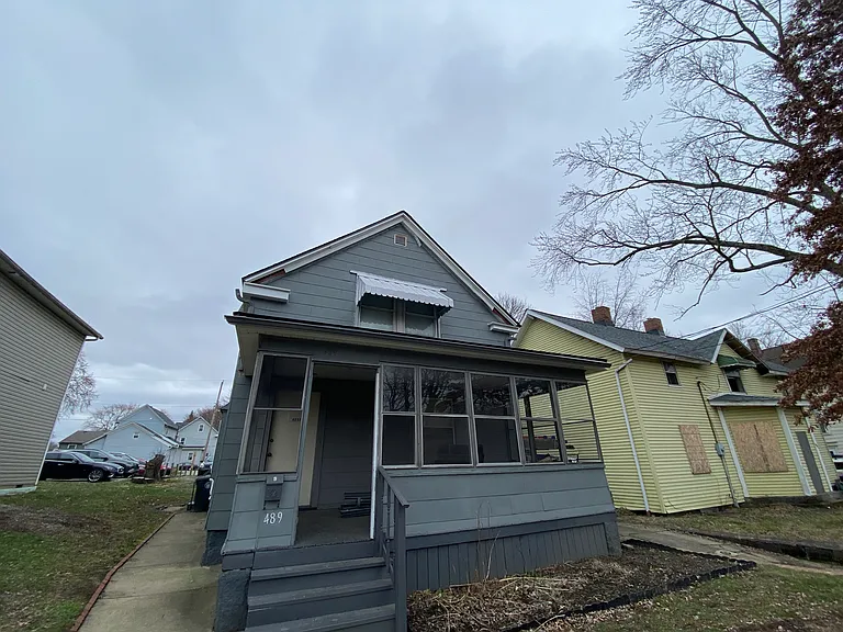 489 Sumner St — Photo 14