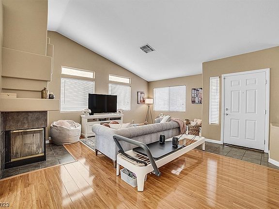 3rd image of 7909 Thorne Pine Ave