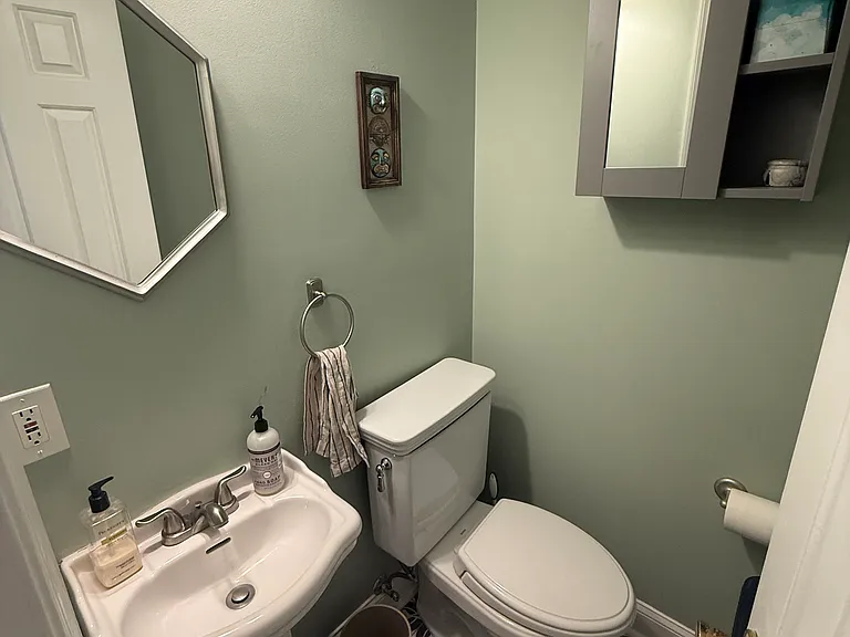 1688 Euclid St NW #B — Photo 11