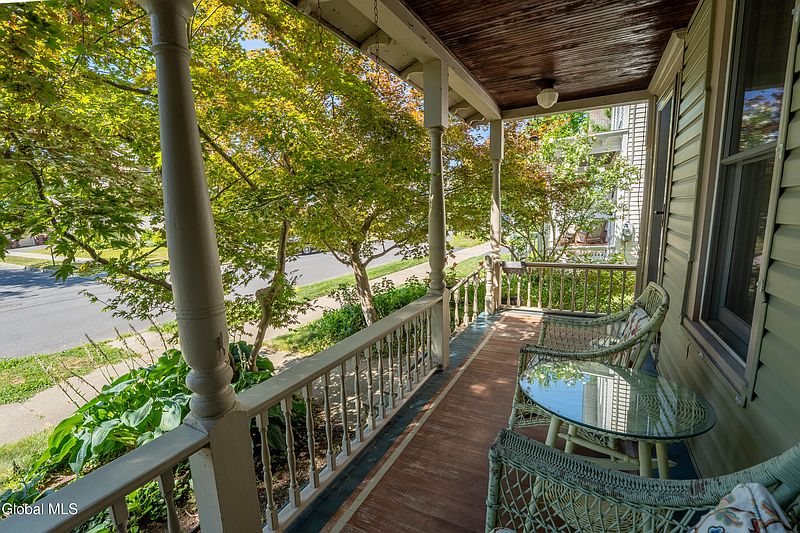4th image of 139 Lincoln Avenue