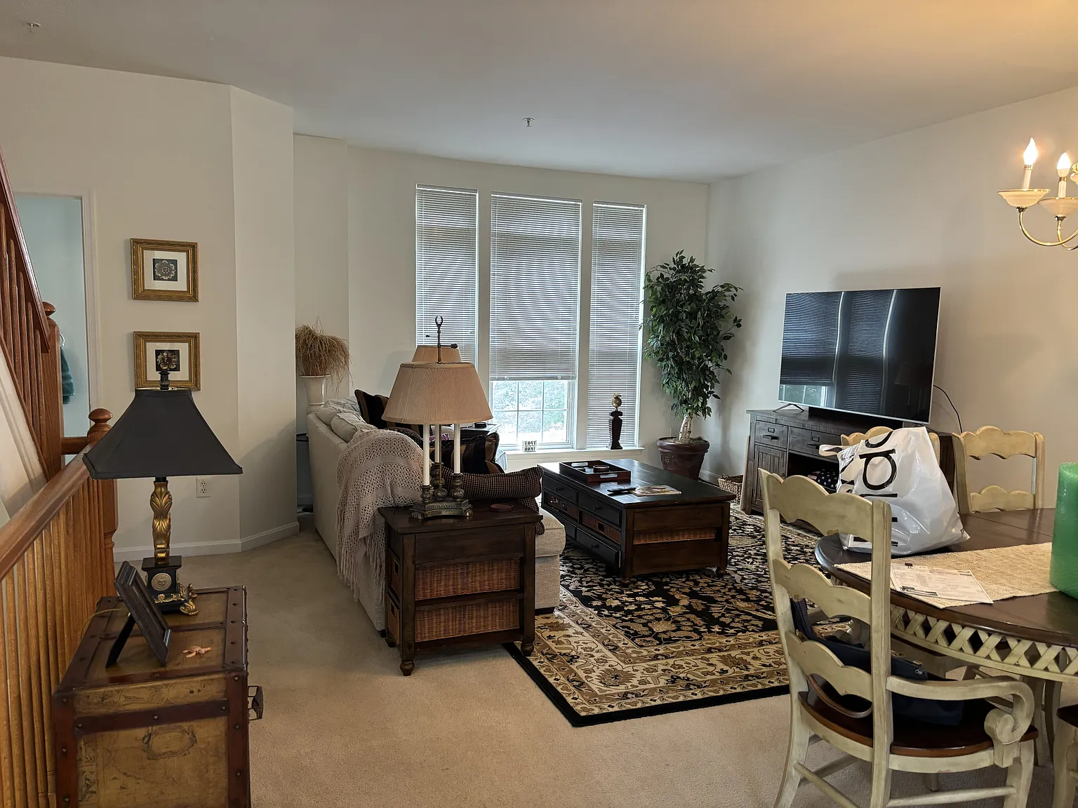 3 bed, 2.5 bath, 2200 sqft, $2,900 — Photo 1