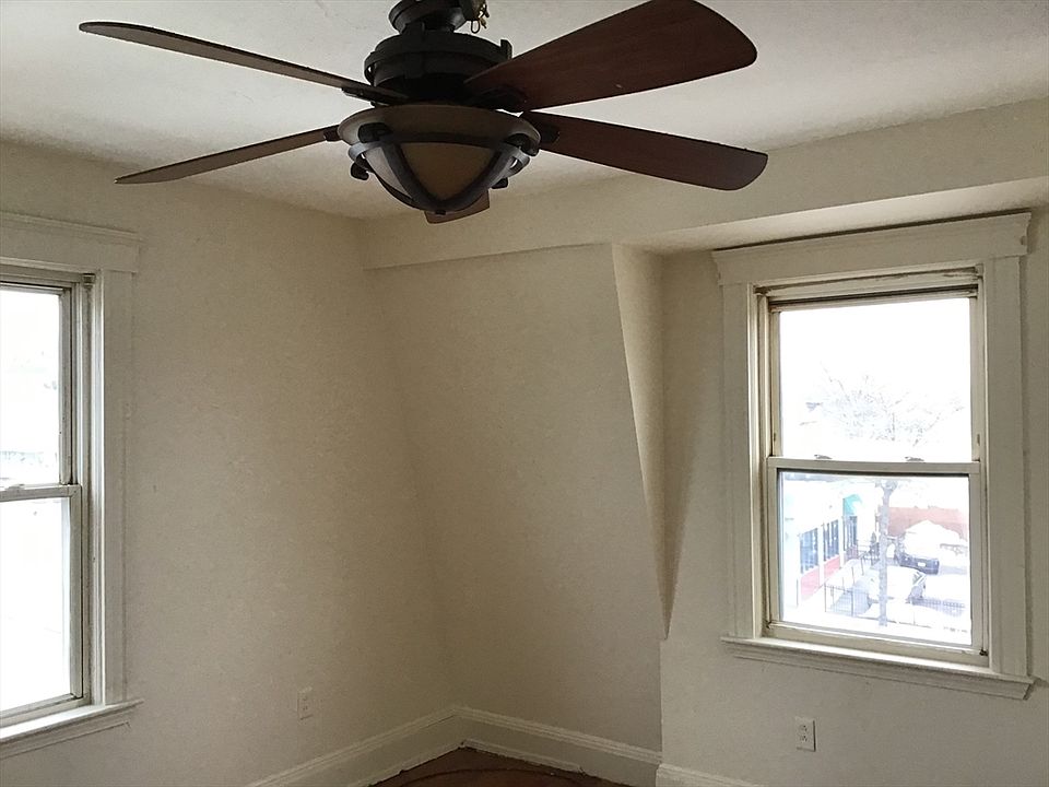 2nd image of 2 Hiawatha Rd