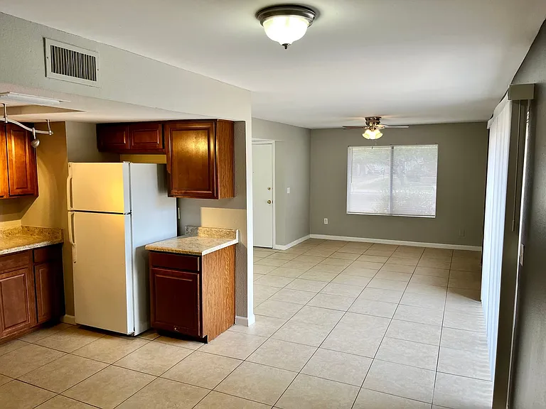 3352 W Harmont Dr #1 — Photo 11