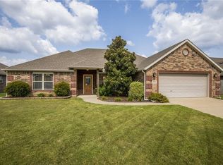 1211 Kensington Dr, Centerton, AR 72719