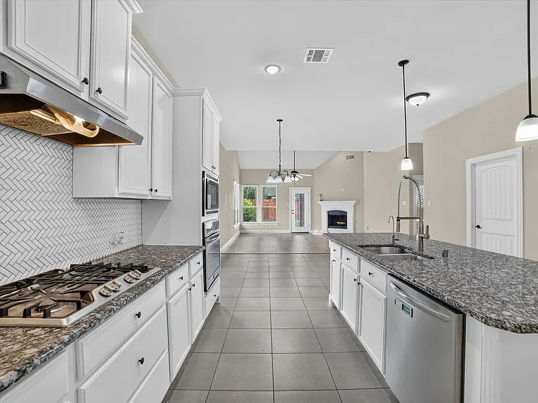 10712 Troutt Dr — Photo 12