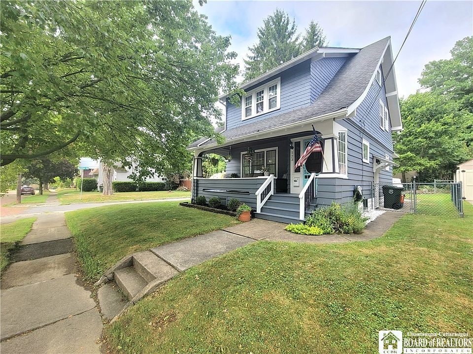 1st image of 123 Myrtle St