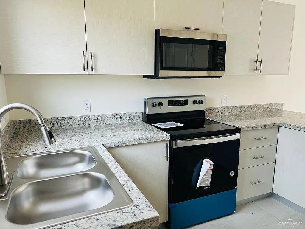 2 bed, 2.0 bath, 960 sqft, $900 — Photo 4