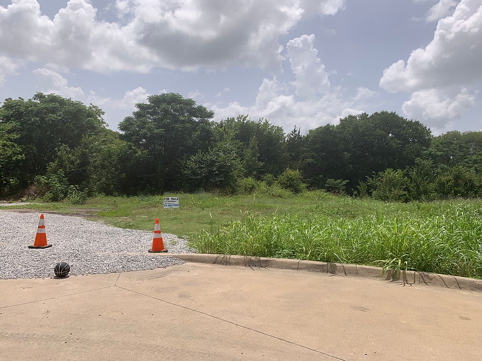 2nd image of 2805 Curvilinear Ct