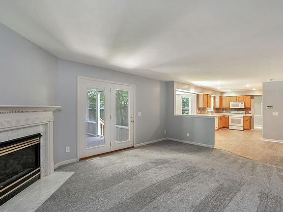 3rd image of 4486 Chestnut Creek Dr