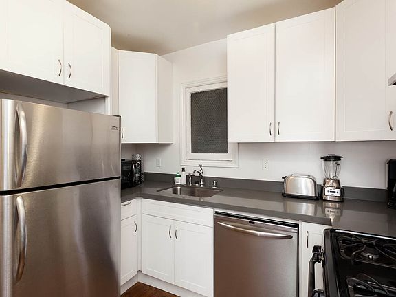 4th image of 1362 Lombard St #302