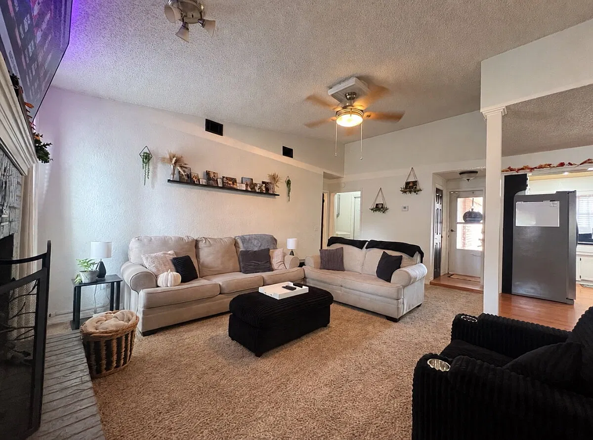4 bed, 2.0 bath, 1315 sqft, $1,700 — Photo 2