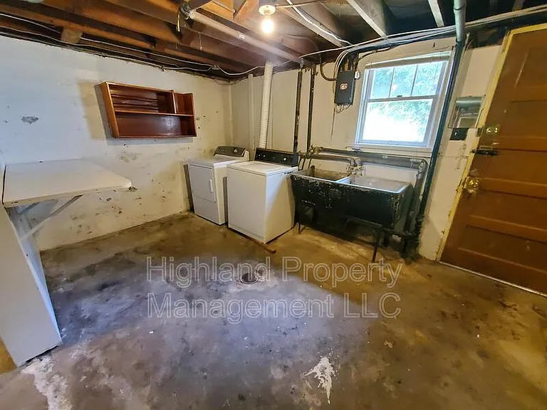 322 N Main St — Photo 11