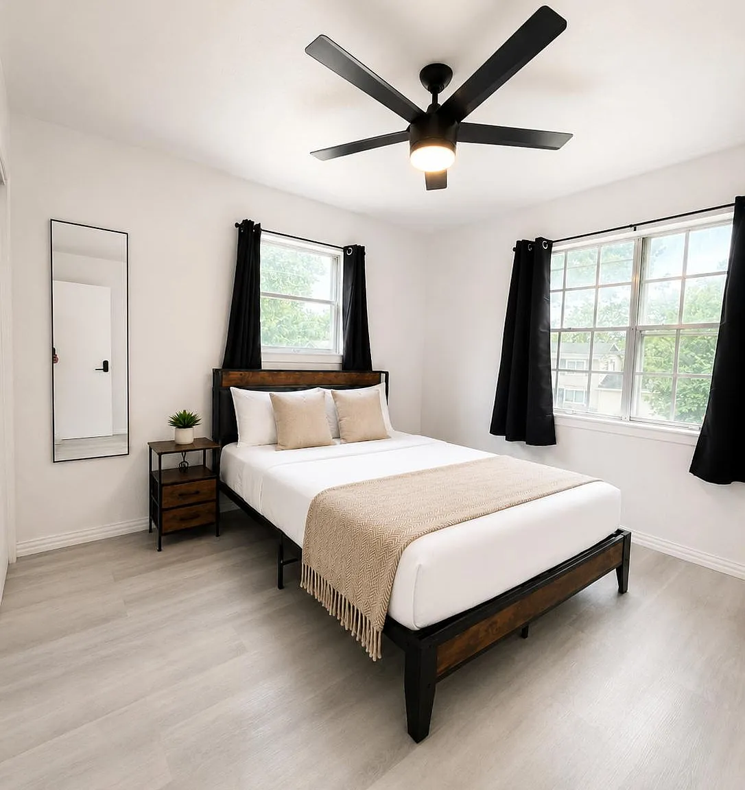 4 bed, 3.0 bath, 2108 sqft, $849 — Photo 1