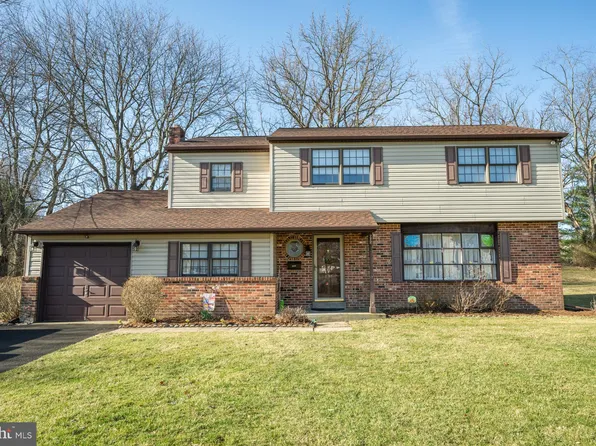 772 Fairfield Dr, Warminster, PA 18974