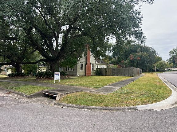 2nd image of 4545 Hollywood Dr