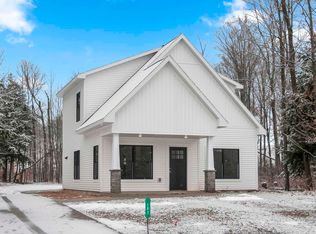 182 Scenic Woods Dr, Cadillac, MI 49601