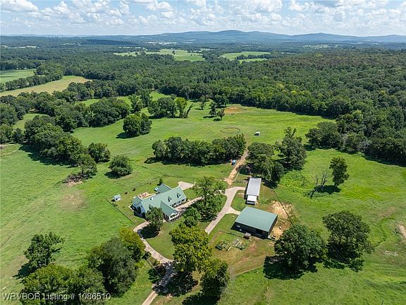 3rd image of 1832 Lone Oak Rd