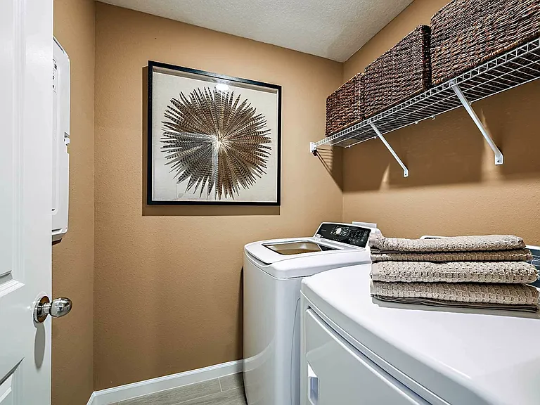 #17 LAUNDRY Crossroads Mayport 3264-Web