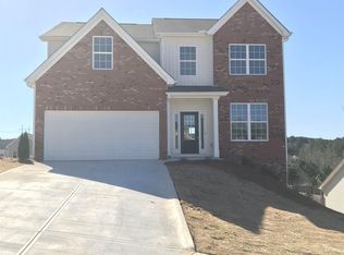 3835 Hawk Tail Dr, Loganville, GA 30052