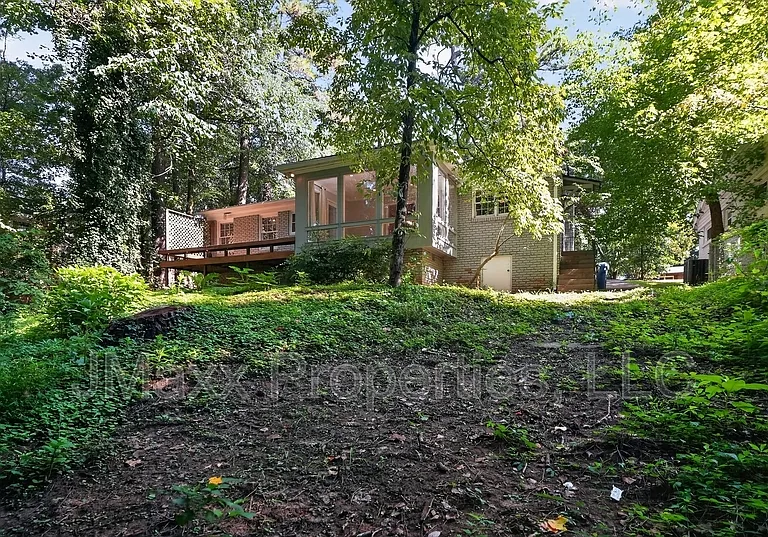 807 Cardova Dr NE — Photo 23