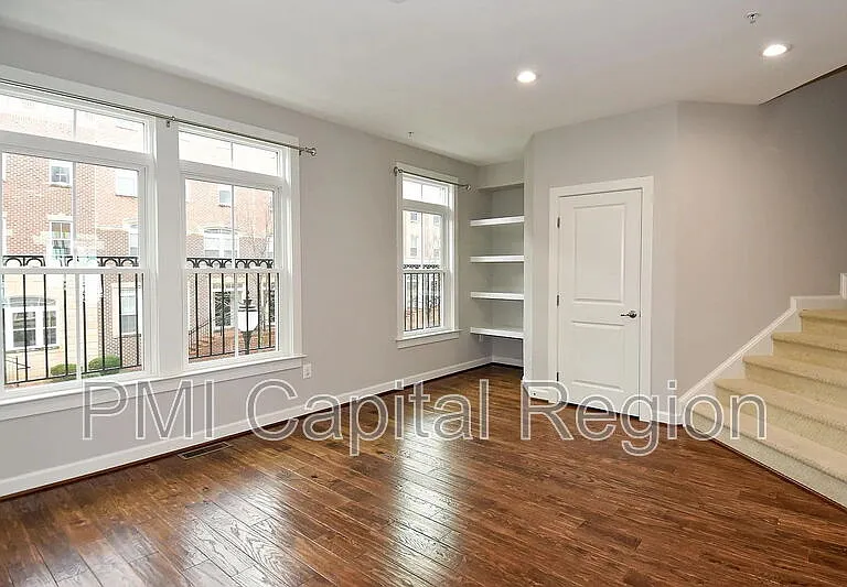 334 Community Center Ave — Photo 11