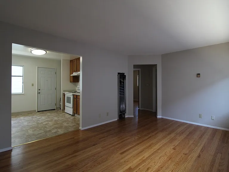 828 Taylor Ave #C — Photo 2