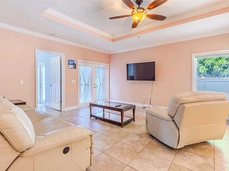 2920 Edgewood Ln — Photo 8