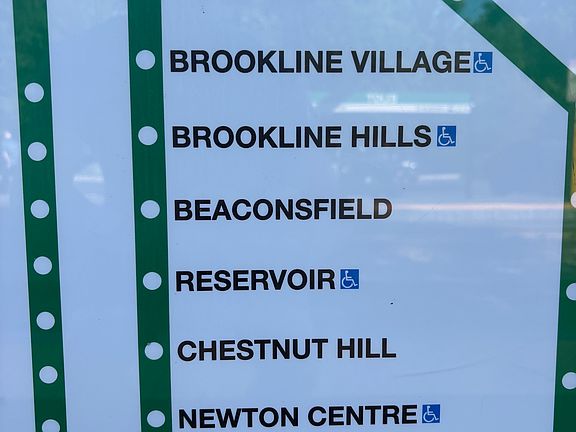 Eliot T stop on Green Line