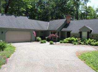 3316 Oak Ridge Trl, Harbor Springs, MI 49740