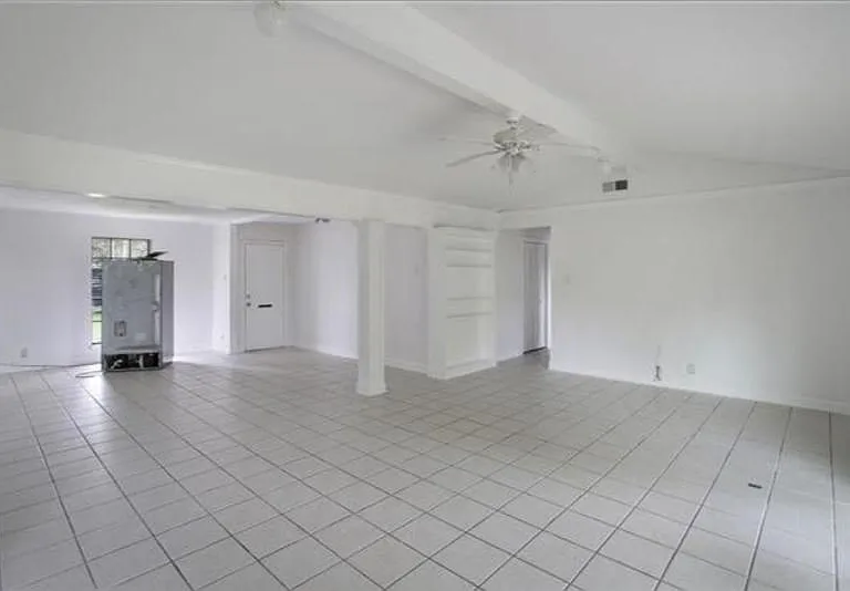 408 University Dr — Photo 2