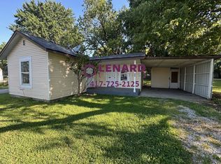 1433 E 24th St N, Springfield, MO 65803