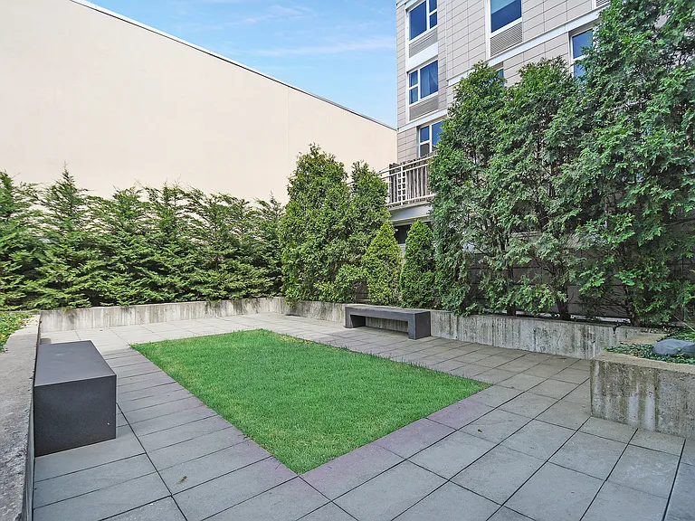 250 Bedford Ave #129214 — Photo 6