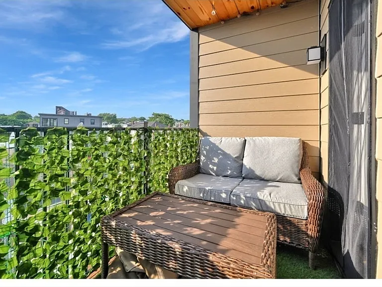270 Paris St #7 — Photo 11