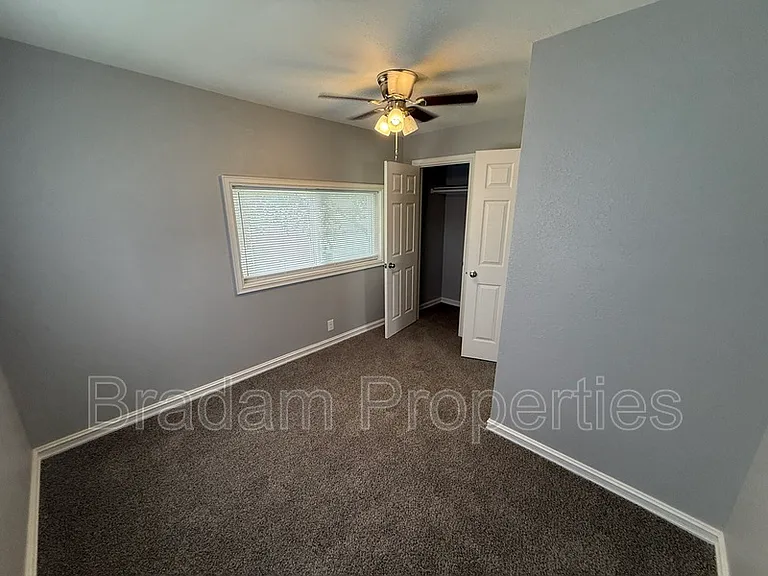 402 S Cedar St — Photo 7