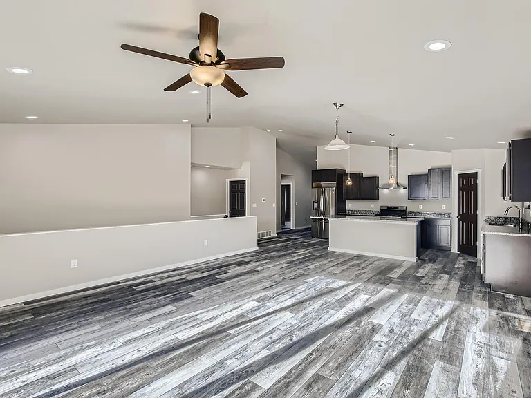 11126 Paradise Ln — Photo 2