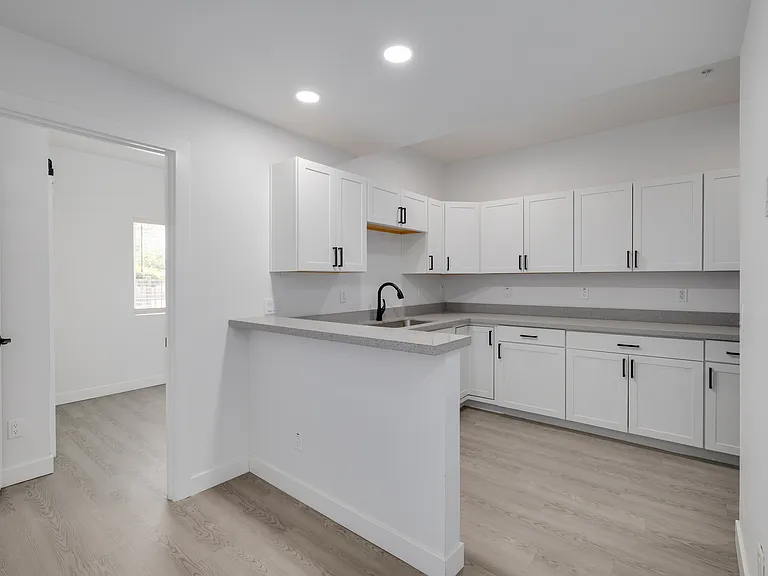 Mountain Vista Apartments — Photo 14
