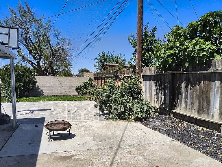 2312 Castro Ln — Photo 12