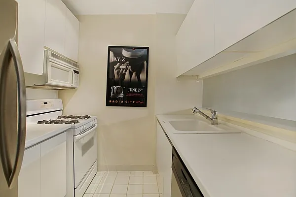 Sold by Corcoran | media 6