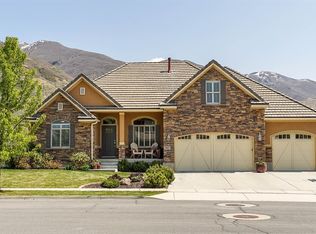 965 Caprice Ln, Fruit Heights, UT 84037