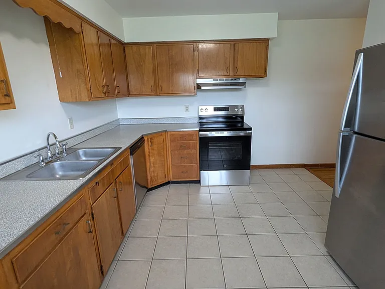 946 N Hamilton Ave — Photo 4
