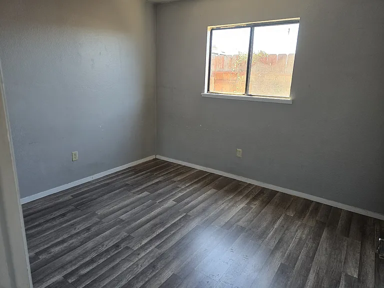 1011 Hillcrest Rd — Photo 7
