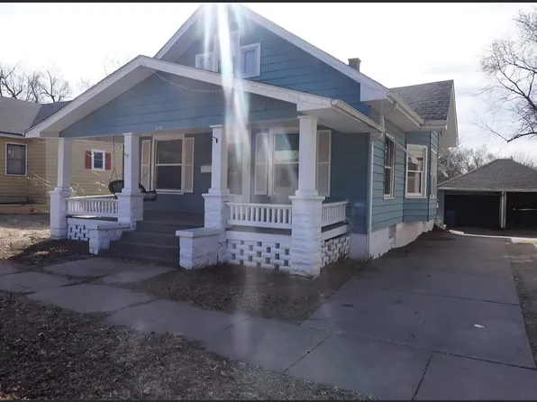 320 NE 8th St, Abilene, KS 67410