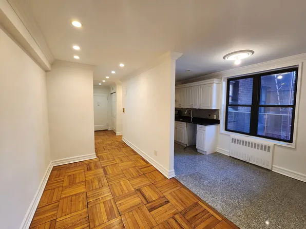 65-15 38th Avenue image 5 of 11