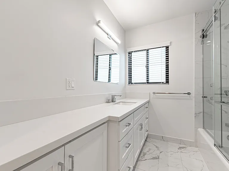 418 N Palm Dr #1 — Photo 14