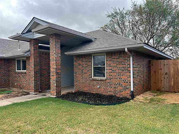 4th image of 3906 SW Parkridge Blvd