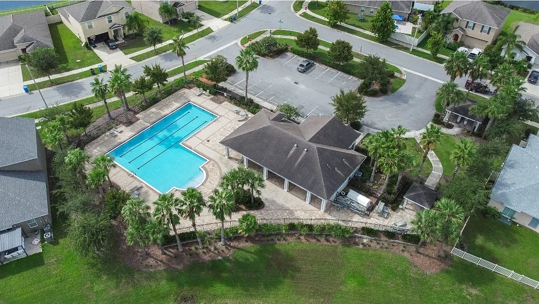 3 bed, 1270 sqft, $2,195 — Photo 2