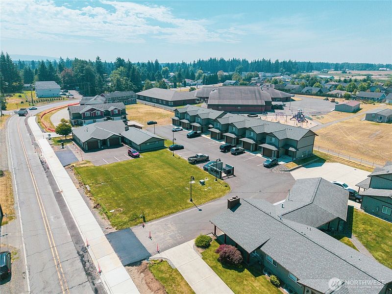2nd image of 610 Mead Avenue